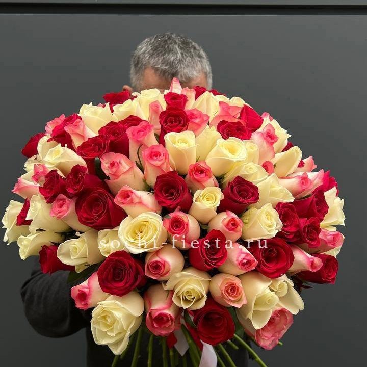 101 разноцветная роза "Джули" в Севастополи