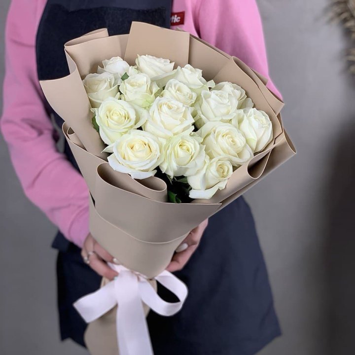 15 белых роз миракли в Севастополи