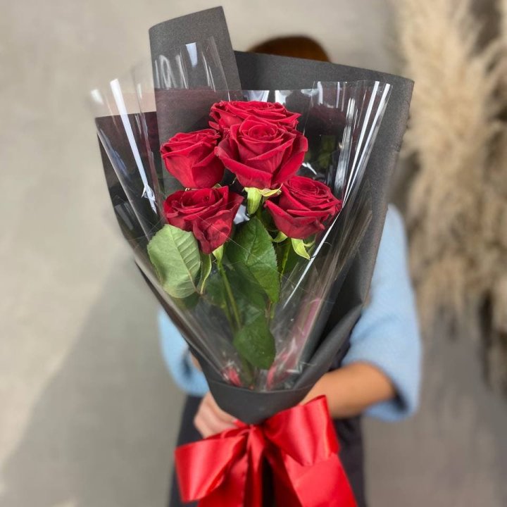 5 роз ред наоми в Севастополи