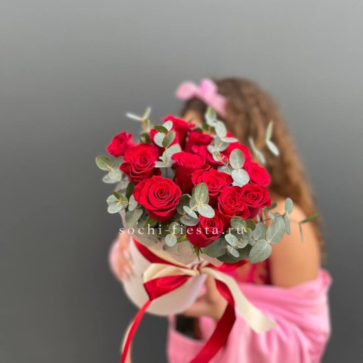 15 Красных роз в боксе №2 в Севастополи