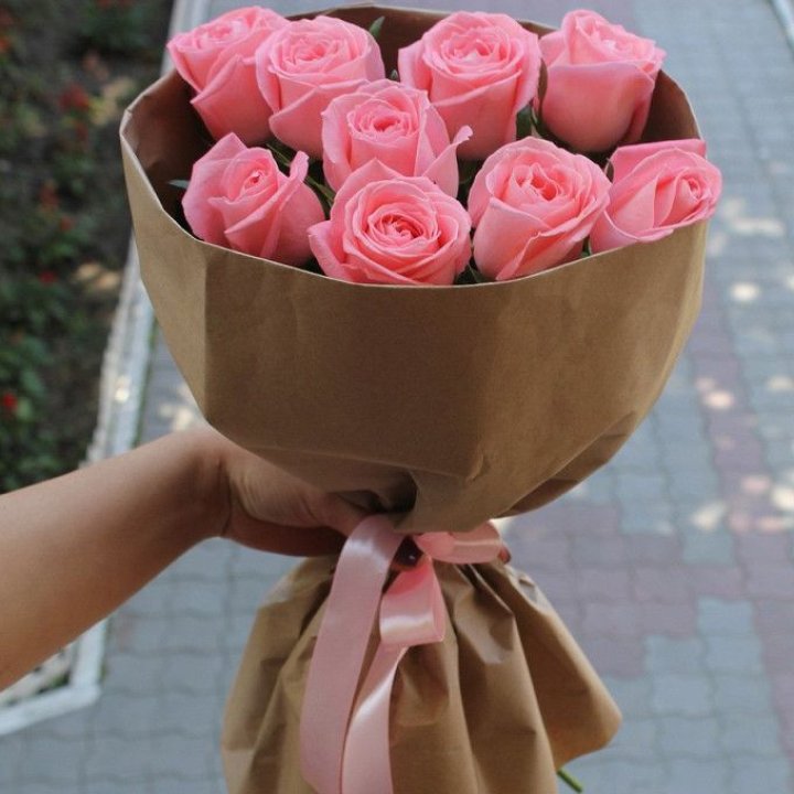 9 розовых роз в Севастополи