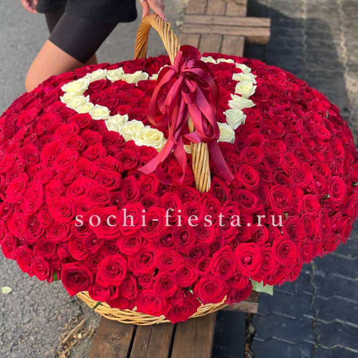 505 роз в Севастополи