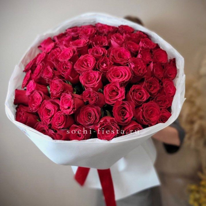 65 красных роз вайт в Севастополи