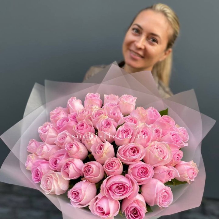 51 розовая роза в Севастополи