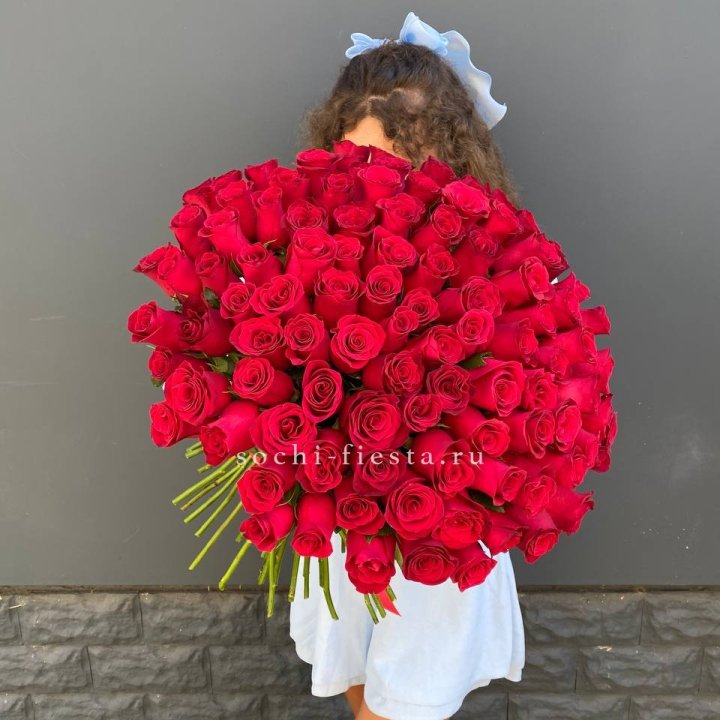 101 красная роза в Севастополи