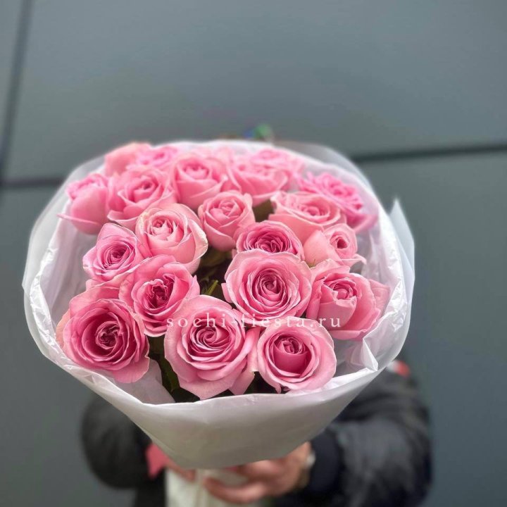 21 Розовая роза в белом в Севастополи