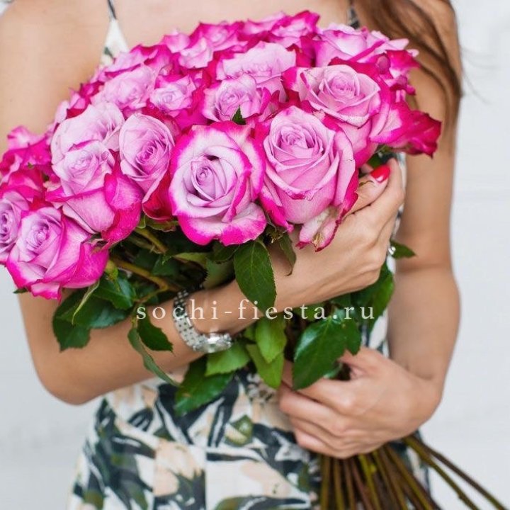 Букет высоких роз Ди перпел в Севастополи