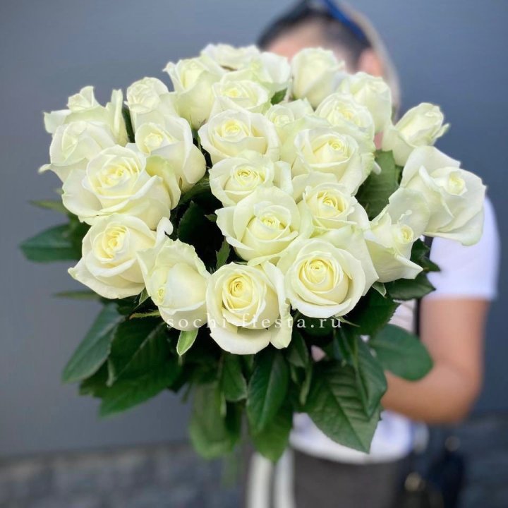 Голландские розы белые 25 в Севастополи