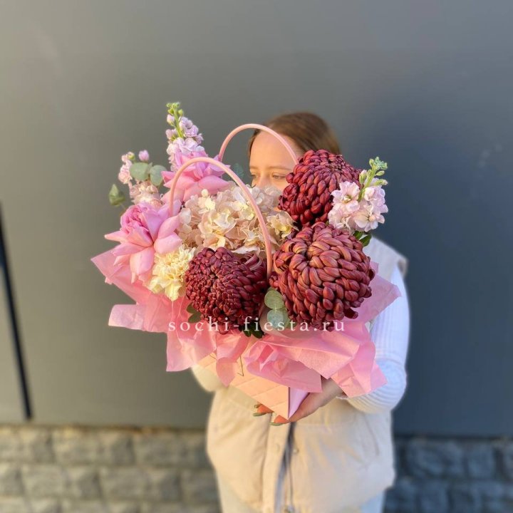 Сумочка нежная с бигуди в Севастополи