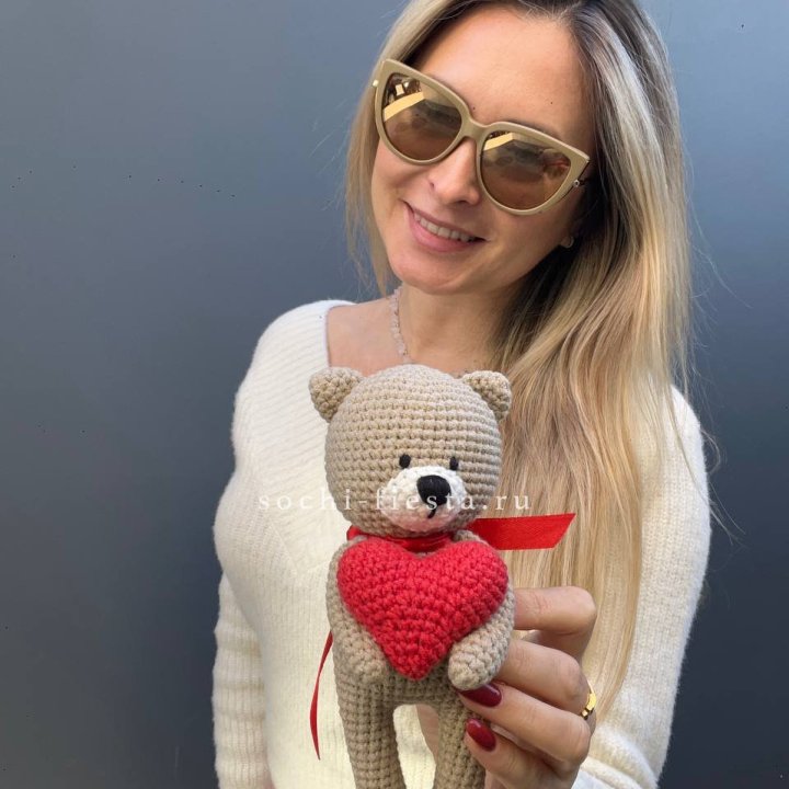 Мишка с сердцем ручной работы в Севастополи