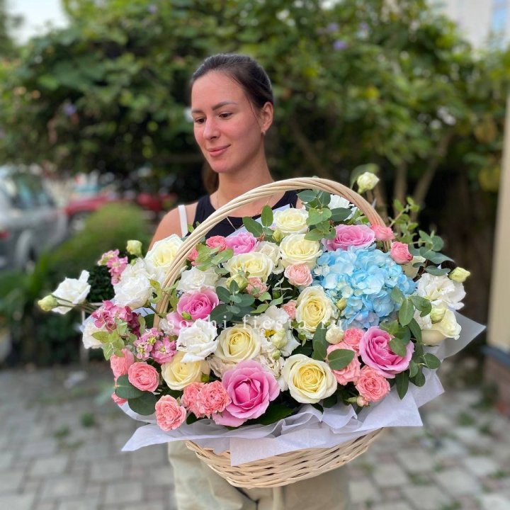Цветочная корзина №2 в Севастополи