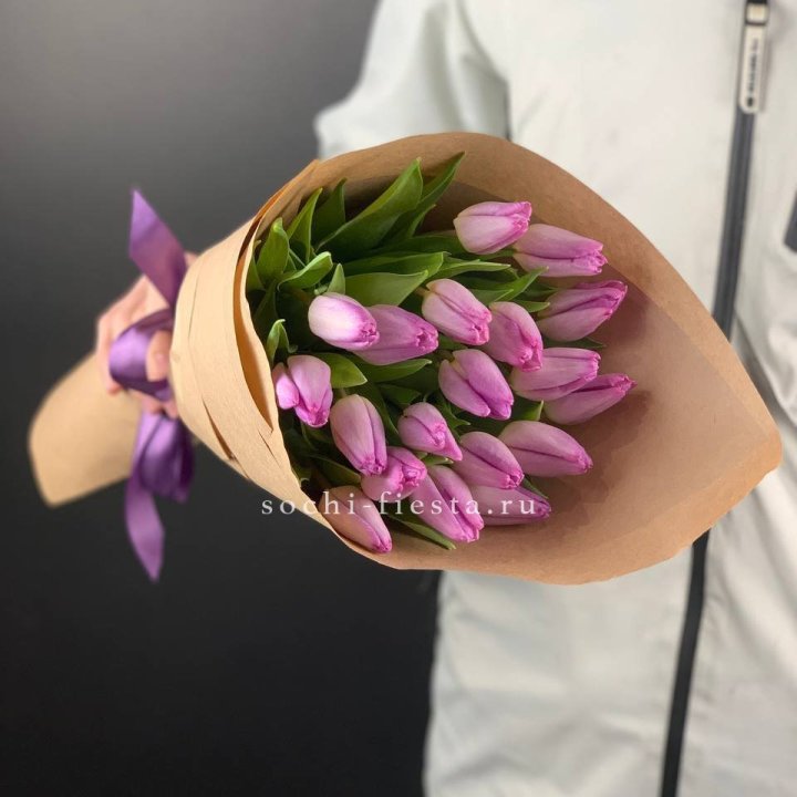 19 розовых  тюльпанов в Севастополи