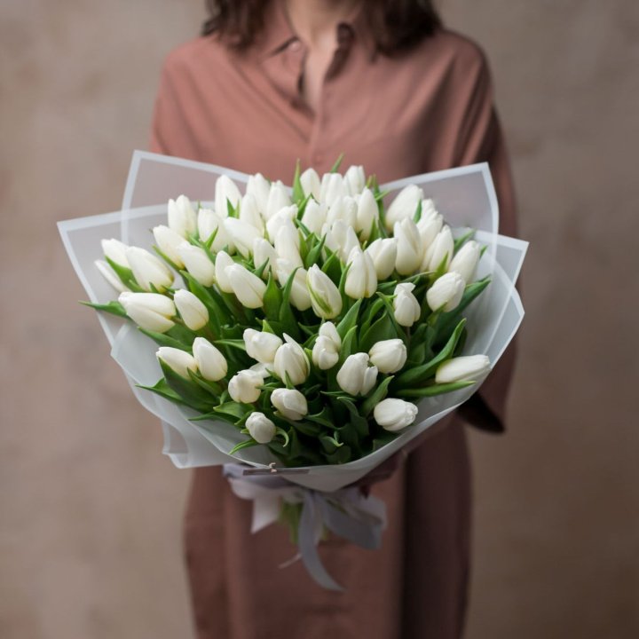 51 белый тюльпан в Севастополи