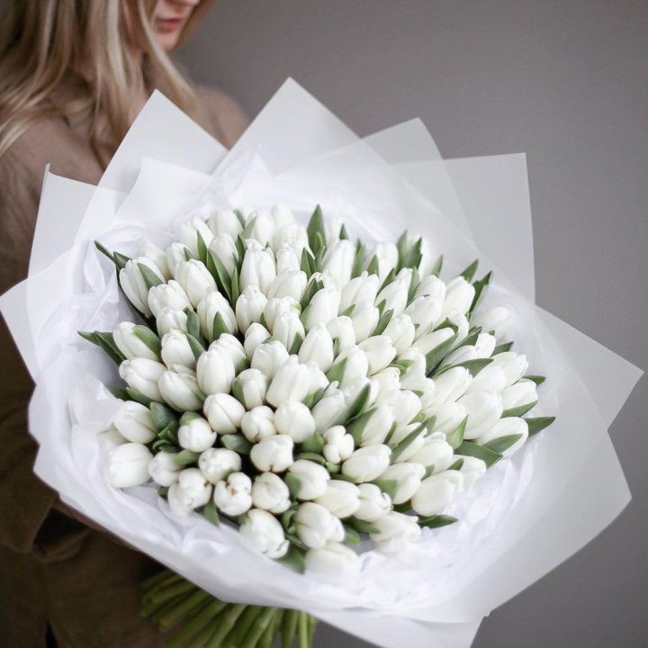 101 белый тюльпан в Севастополи