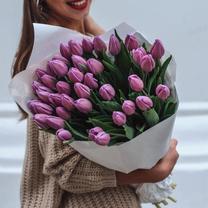 39 сиреневых тюльпанов в Севастополи