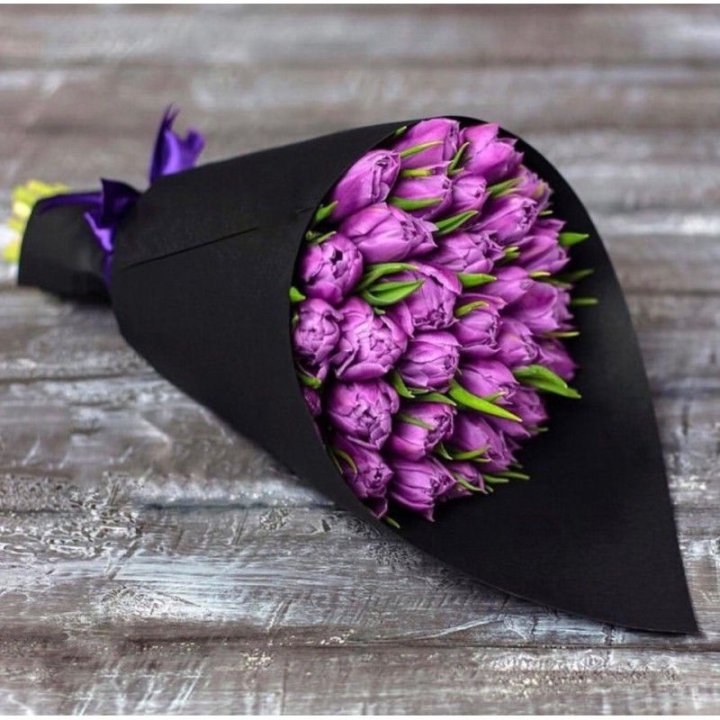 Пионовидные тюльпаны блэк в Севастополи